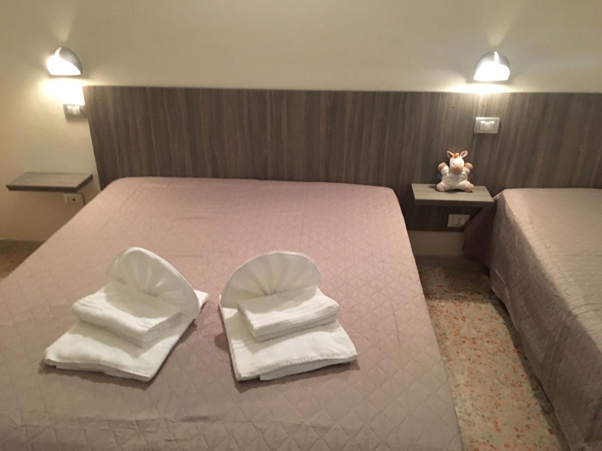 Hotel Rebola ريميني المظهر الخارجي الصورة