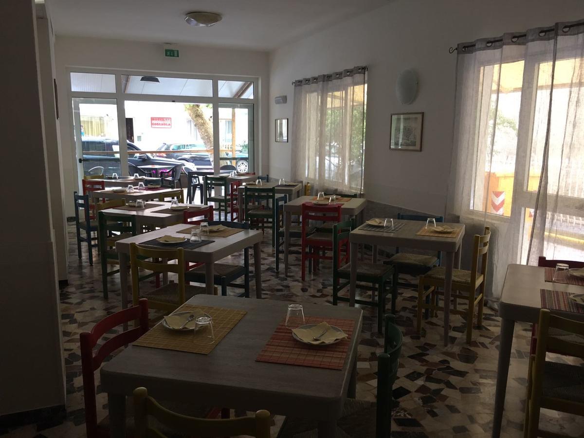 Hotel Rebola ريميني المظهر الخارجي الصورة